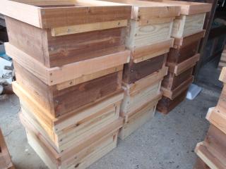 製作中の日本蜜蜂の巣箱