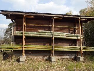 竹の保管棚
